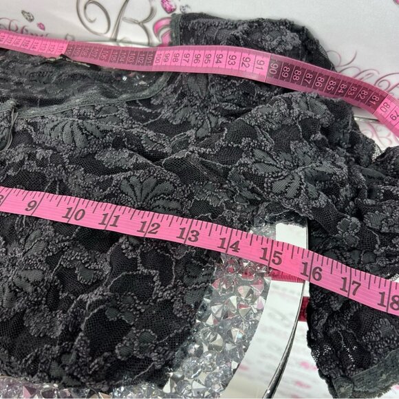 Rendez vous Paris lace puff shoulder vintage Lacie floral Chic Black Lace Blouse - Picture 10 of 11